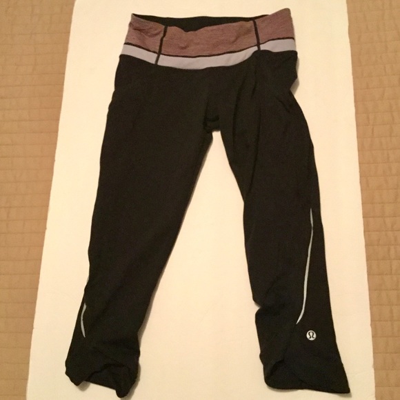 LULULEMON leggings. Perfect condition - Picture 2 of 4